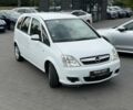 Белый Опель Мерива, объемом двигателя 1.7 л и пробегом 182 тыс. км за 5000 $, фото 2 на Automoto.ua