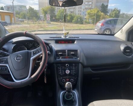 Белый Опель Мерива, объемом двигателя 1.3 л и пробегом 260 тыс. км за 5917 $, фото 5 на Automoto.ua