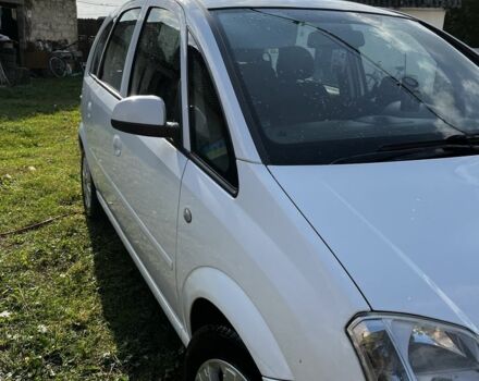 Белый Опель Мерива, объемом двигателя 1.6 л и пробегом 268 тыс. км за 3800 $, фото 5 на Automoto.ua