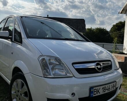 Белый Опель Мерива, объемом двигателя 1.6 л и пробегом 268 тыс. км за 3800 $, фото 2 на Automoto.ua