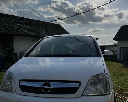 Белый Опель Мерива, объемом двигателя 1.6 л и пробегом 268 тыс. км за 3800 $, фото 1 на Automoto.ua