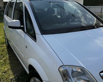 Белый Опель Мерива, объемом двигателя 1.6 л и пробегом 268 тыс. км за 3800 $, фото 4 на Automoto.ua