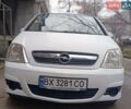Белый Опель Мерива, объемом двигателя 1.3 л и пробегом 280 тыс. км за 3800 $, фото 6 на Automoto.ua