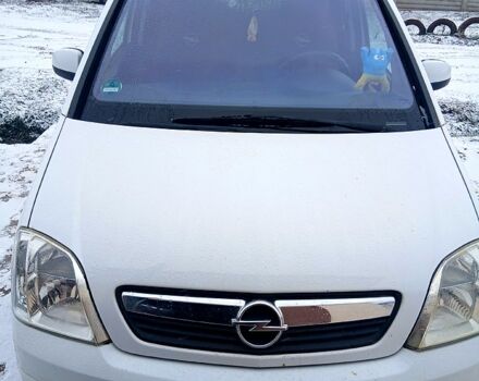 Белый Опель Мерива, объемом двигателя 1.4 л и пробегом 196 тыс. км за 4500 $, фото 1 на Automoto.ua