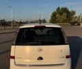Белый Опель Мерива, объемом двигателя 1.3 л и пробегом 186 тыс. км за 4500 $, фото 1 на Automoto.ua
