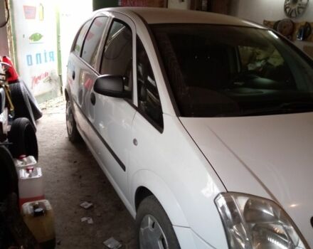 Белый Опель Мерива, объемом двигателя 1.4 л и пробегом 236 тыс. км за 5300 $, фото 1 на Automoto.ua