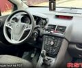 Белый Опель Мерива, объемом двигателя 1.2 л и пробегом 240 тыс. км за 6000 $, фото 2 на Automoto.ua