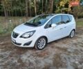 Белый Опель Мерива, объемом двигателя 1.69 л и пробегом 85 тыс. км за 8800 $, фото 1 на Automoto.ua