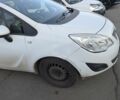 Белый Опель Мерива, объемом двигателя 1.2 л и пробегом 300 тыс. км за 5500 $, фото 3 на Automoto.ua