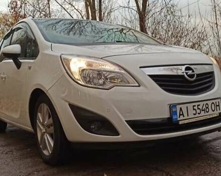 Белый Опель Мерива, объемом двигателя 1.69 л и пробегом 340 тыс. км за 6000 $, фото 2 на Automoto.ua