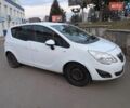 Белый Опель Мерива, объемом двигателя 1.25 л и пробегом 300 тыс. км за 5700 $, фото 1 на Automoto.ua