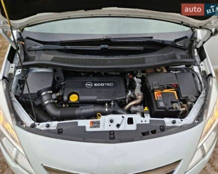 Белый Опель Мерива, объемом двигателя 1.69 л и пробегом 185 тыс. км за 6200 $, фото 4 на Automoto.ua