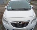 Белый Опель Мерива, объемом двигателя 1.25 л и пробегом 250 тыс. км за 6400 $, фото 1 на Automoto.ua