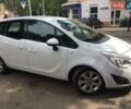Белый Опель Мерива, объемом двигателя 1.69 л и пробегом 300 тыс. км за 7000 $, фото 2 на Automoto.ua