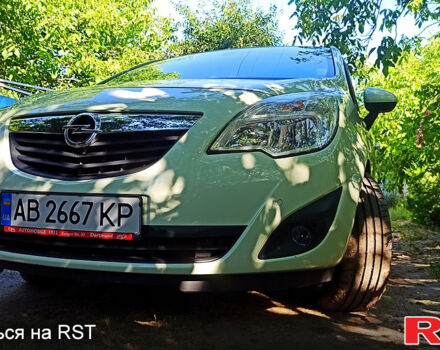 Білий Опель Меріва, об'ємом двигуна 1.4 л та пробігом 200 тис. км за 8700 $, фото 1 на Automoto.ua