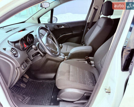 Білий Опель Меріва, об'ємом двигуна 1.7 л та пробігом 240 тис. км за 6700 $, фото 23 на Automoto.ua