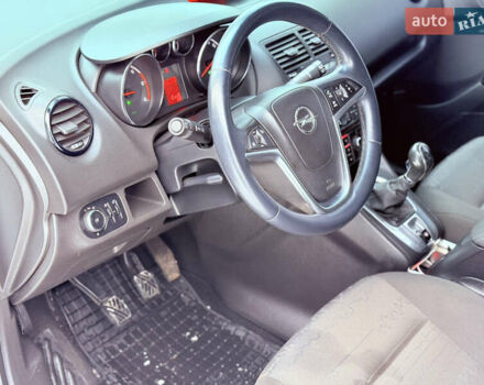 Білий Опель Меріва, об'ємом двигуна 1.7 л та пробігом 240 тис. км за 6700 $, фото 12 на Automoto.ua