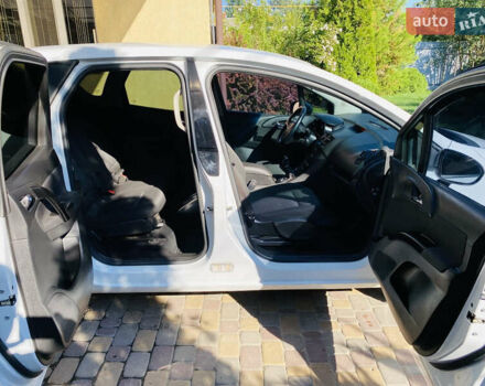 Белый Опель Мерива, объемом двигателя 1.69 л и пробегом 245 тыс. км за 6800 $, фото 40 на Automoto.ua