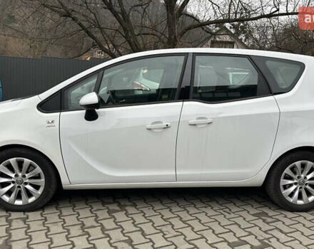 Белый Опель Мерива, объемом двигателя 1.36 л и пробегом 190 тыс. км за 7500 $, фото 1 на Automoto.ua