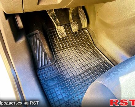 Белый Опель Мерива, объемом двигателя 1.7 л и пробегом 225 тыс. км за 6950 $, фото 5 на Automoto.ua