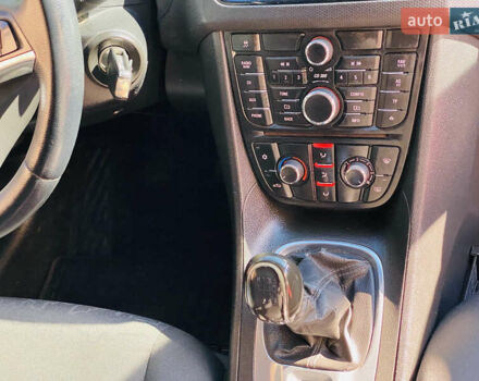 Белый Опель Мерива, объемом двигателя 1.69 л и пробегом 245 тыс. км за 6800 $, фото 38 на Automoto.ua