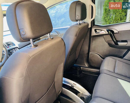 Белый Опель Мерива, объемом двигателя 1.69 л и пробегом 245 тыс. км за 6800 $, фото 49 на Automoto.ua