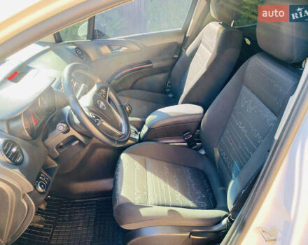 Белый Опель Мерива, объемом двигателя 1.69 л и пробегом 245 тыс. км за 6800 $, фото 7 на Automoto.ua