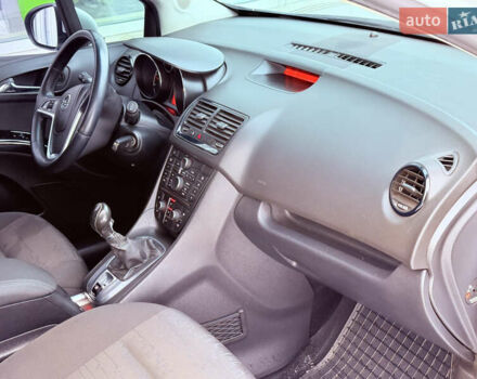 Білий Опель Меріва, об'ємом двигуна 1.7 л та пробігом 240 тис. км за 6700 $, фото 26 на Automoto.ua