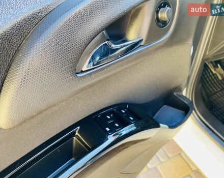 Белый Опель Мерива, объемом двигателя 1.69 л и пробегом 245 тыс. км за 6800 $, фото 39 на Automoto.ua