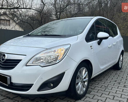 Белый Опель Мерива, объемом двигателя 1.36 л и пробегом 190 тыс. км за 7500 $, фото 9 на Automoto.ua