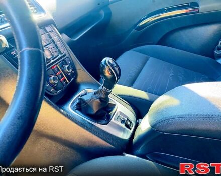 Белый Опель Мерива, объемом двигателя 1.7 л и пробегом 225 тыс. км за 6950 $, фото 6 на Automoto.ua