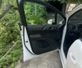 Белый Опель Мерива, объемом двигателя 1.2 л и пробегом 200 тыс. км за 5310 $, фото 6 на Automoto.ua