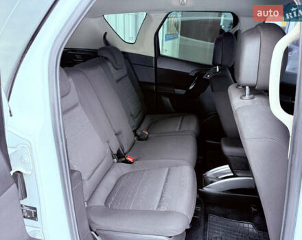 Білий Опель Меріва, об'ємом двигуна 1.7 л та пробігом 240 тис. км за 6700 $, фото 41 на Automoto.ua