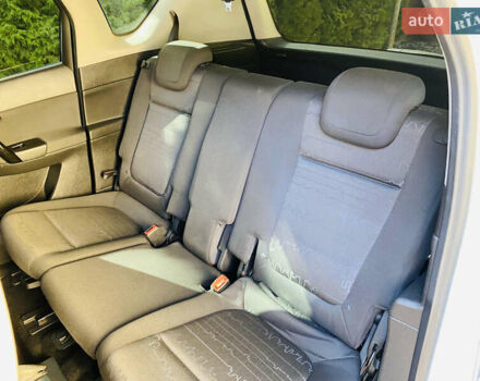 Белый Опель Мерива, объемом двигателя 1.69 л и пробегом 245 тыс. км за 6800 $, фото 17 на Automoto.ua