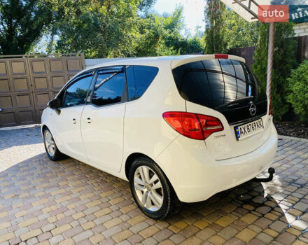 Белый Опель Мерива, объемом двигателя 1.69 л и пробегом 245 тыс. км за 6800 $, фото 6 на Automoto.ua
