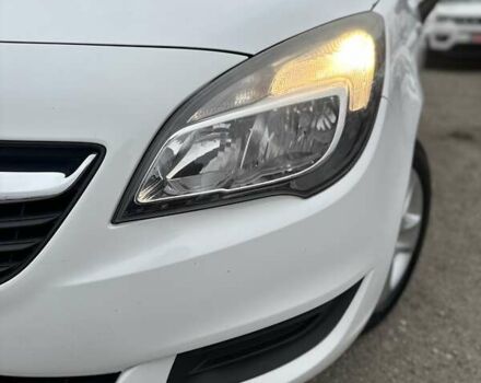 Белый Опель Мерива, объемом двигателя 1.6 л и пробегом 198 тыс. км за 8500 $, фото 1 на Automoto.ua