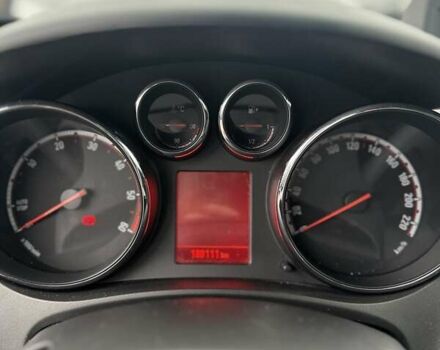 Белый Опель Мерива, объемом двигателя 1.6 л и пробегом 198 тыс. км за 8500 $, фото 24 на Automoto.ua