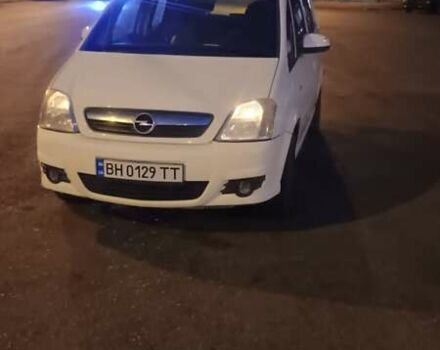 Белый Опель Мерива, объемом двигателя 1.3 л и пробегом 200 тыс. км за 3800 $, фото 4 на Automoto.ua