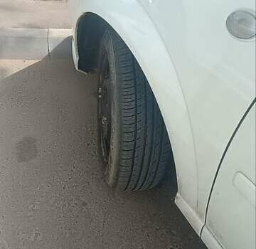 Белый Опель Мерива, объемом двигателя 1.3 л и пробегом 200 тыс. км за 3800 $, фото 5 на Automoto.ua