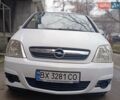 Белый Опель Мерива, объемом двигателя 1.3 л и пробегом 280 тыс. км за 5100 $, фото 1 на Automoto.ua