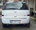 Белый Опель Мерива, объемом двигателя 1.2 л и пробегом 270 тыс. км за 4300 $, фото 3 на Automoto.ua
