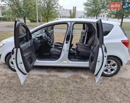 Белый Опель Мерива, объемом двигателя 1.69 л и пробегом 180 тыс. км за 7000 $, фото 17 на Automoto.ua