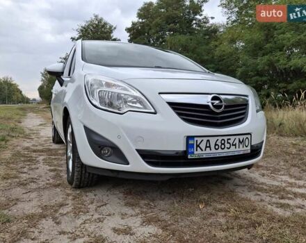Белый Опель Мерива, объемом двигателя 1.69 л и пробегом 180 тыс. км за 7000 $, фото 4 на Automoto.ua