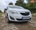 Белый Опель Мерива, объемом двигателя 1.69 л и пробегом 180 тыс. км за 7000 $, фото 4 на Automoto.ua