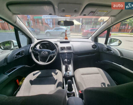 Белый Опель Мерива, объемом двигателя 1.25 л и пробегом 225 тыс. км за 7200 $, фото 4 на Automoto.ua