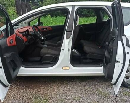 Білий Опель Меріва, об'ємом двигуна 1.69 л та пробігом 252 тис. км за 7200 $, фото 15 на Automoto.ua