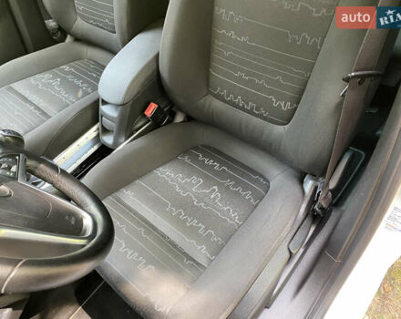 Білий Опель Меріва, об'ємом двигуна 1.4 л та пробігом 109 тис. км за 8300 $, фото 25 на Automoto.ua