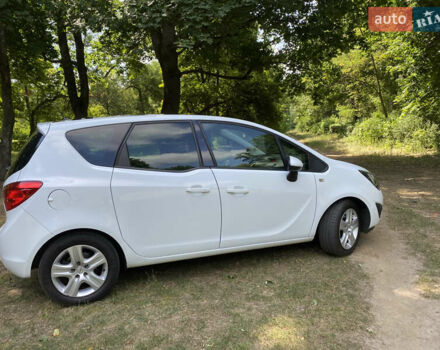 Білий Опель Меріва, об'ємом двигуна 1.4 л та пробігом 109 тис. км за 8300 $, фото 5 на Automoto.ua