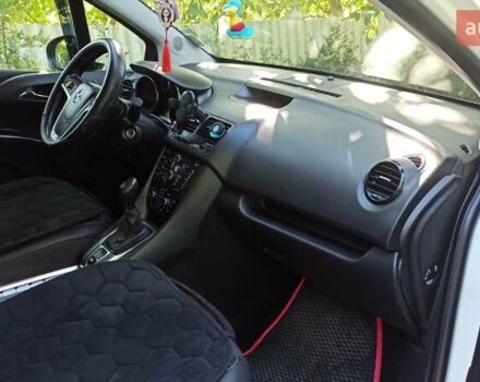 Белый Опель Мерива, объемом двигателя 1.36 л и пробегом 200 тыс. км за 8700 $, фото 3 на Automoto.ua