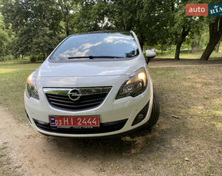 Білий Опель Меріва, об'ємом двигуна 1.4 л та пробігом 109 тис. км за 8300 $, фото 15 на Automoto.ua